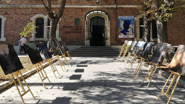 Посланичката на Франция откри изложба в Градската художествена галерия – Варна